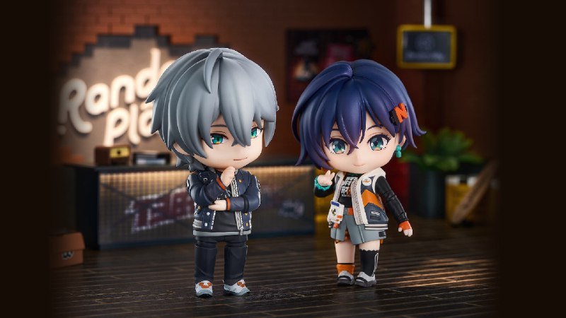 周边展示丨《绝区零》GSC粘土人手办 铃&哲「欢迎光临Random Play！今天想看点什么？」 《绝区零》GSC粘土人手办「铃」、「哲」实物展示登场！产品火热贩售中，绳匠可前往天猫「绝区零三Z官方旗舰店」、米游社「绝区零」商城进行选购
