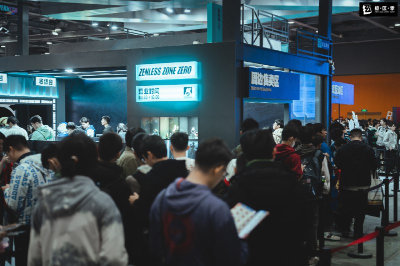 精彩瞬间 | 2025元旦萤火虫现场图集报告各位绳匠，限时记忆，收集完毕！source @ZZZ_Game精彩瞬间 | 2025元旦萤火虫现场图集报告各位绳匠，限时记忆，收集完毕！source @ZZZ_Game