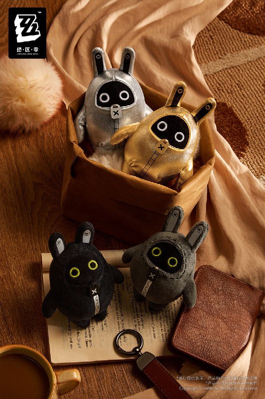 新品情报 | 绒绒邦布系列 毛绒挂件盲盒亲爱的绳匠，米游社「绝区零」商城、天猫「绝区零三Z官方旗舰店」将于8月28日20:00开启「绒绒邦布系列 毛绒挂件盲盒」的首批少量现货贩售