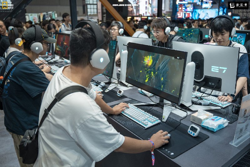 精彩瞬间 |《绝区零》BW2023现场图集比7月的太阳还要火爆的，是绳匠们的热情呢！！！在此感谢大家的捧场~~~—— 欢迎来到 可以摸到的 · 新艾利都！—— source @ZZZNewsletter #BW精彩瞬间 |《绝区零》BW2023现场图集比7月的太阳还要火爆的，是绳匠们的热情呢！！！在此感谢大家的捧场~~~—— 欢迎来到 可以摸到的 · 新艾利都！—— source @ZZZNewsletter #BW